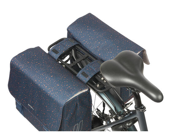 Basil Dobbel Sykkelveske Flair 2 x 17,5 liter, Navy 